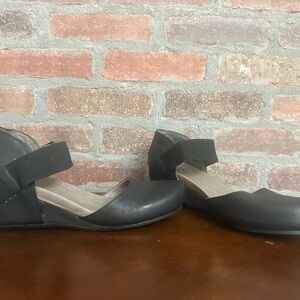 Women's Black Leather Flats